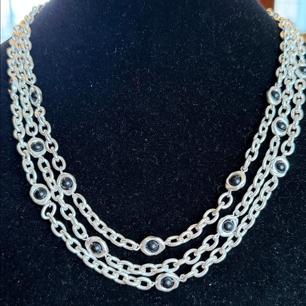 MONET VTGCOLLECTIBLE TriplePlatedSilverTriple ChainBlackBeadsNON-TARNISHPristine
